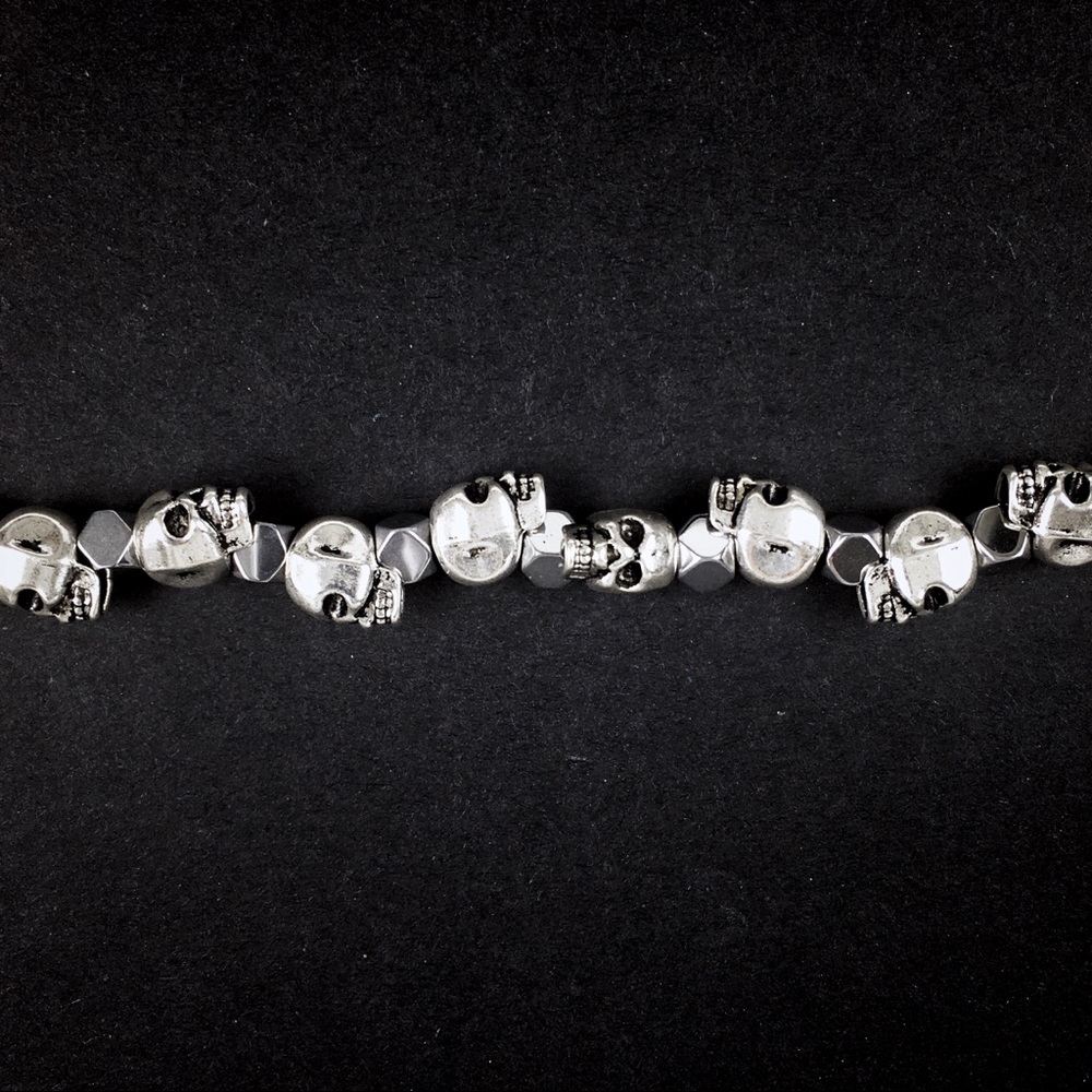 24” Silver Skull & Hematite Beaded Necklace Chain - Picture 4 of 5